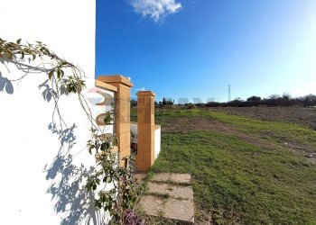 Edificio all\'aperto - Villa SP 26 Coste Sant'Ippolito, Pachino - foto 5