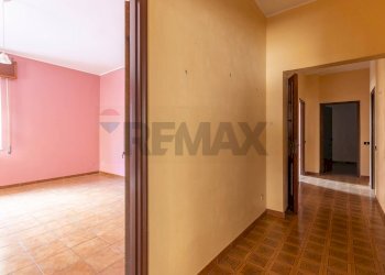 Hall / corridoio - Casa indipendente via ambrosoli
 
7, Rosolini - foto 27