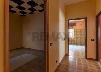 Hall / corridoio - Casa indipendente via ambrosoli
 
7, Rosolini - foto 28