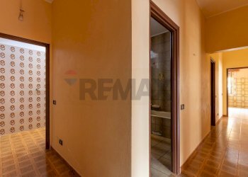 Hall / corridoio - Casa indipendente via ambrosoli
 
7, Rosolini - foto 34