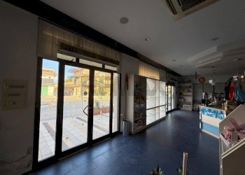 Stanza vuota - Locale Commerciale viale Annunziata
 
31-33-35, Priolo Gargallo - foto 10