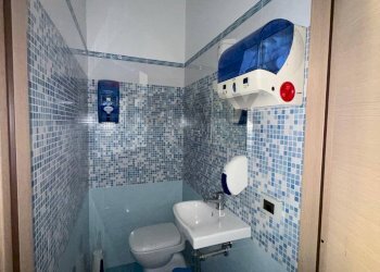 Bagno - Locale Commerciale viale Annunziata
 
31-33-35, Priolo Gargallo - foto 11