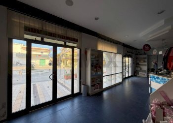 Ricezione / Lobby - Locale Commerciale viale Annunziata
 
31-33-35, Priolo Gargallo - foto 13