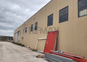 Edificio all\'aperto - Capannone Contrada Fargione   Viale del Commercio
 
2, Modica - foto 1