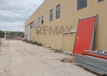 Edificio all\'aperto - Capannone Contrada Fargione   Viale del Commercio
 
2, Modica - foto 3