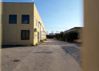 Edificio all\'aperto - Capannone Contrada Fargione   Viale del Commercio
 
2, Modica - foto 6