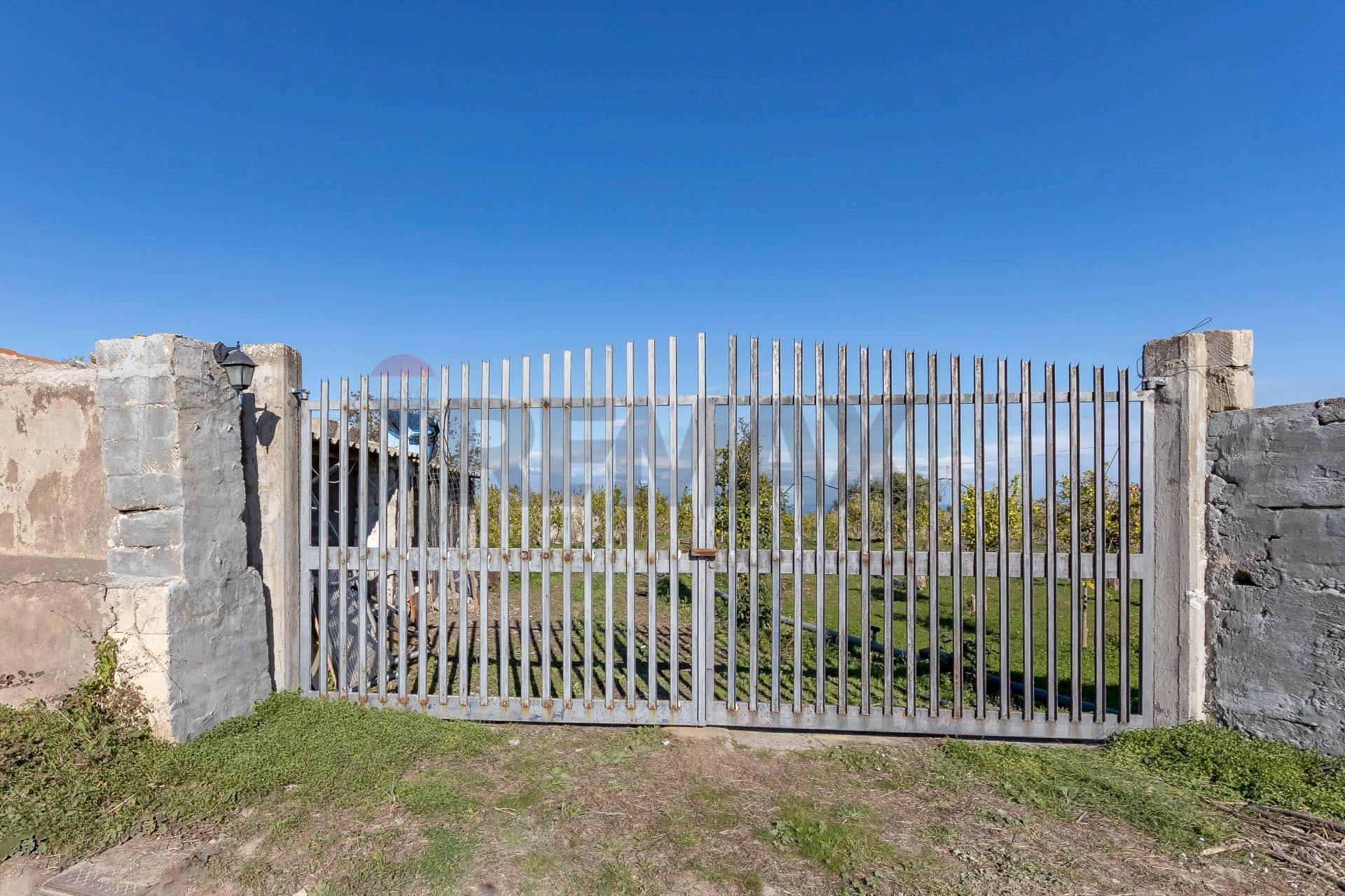 Edificio all\'aperto - Villa via garda
 
51, Melilli - photo 2