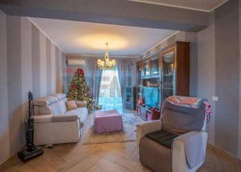 Soggiorno - Quadrilocale via delle orchidee
 
19, Melilli - foto 3