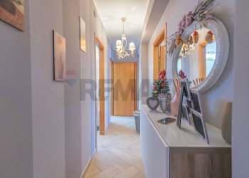 Hall / corridoio - Quadrilocale via delle orchidee
 
19, Melilli - foto 7