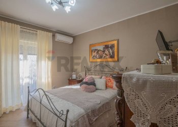 Camera / camera da letto - Quadrilocale via delle orchidee
 
19, Melilli - foto 12