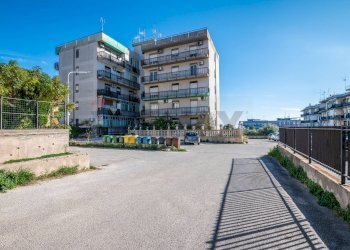 Edificio all\'aperto - Quadrilocale via delle orchidee
 
19, Melilli - foto 22