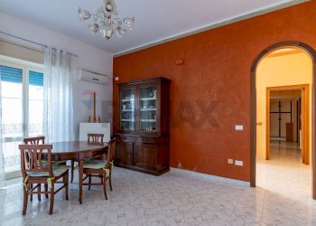 Sala da pranzo - Quadrilocale viale Tunisi
 
37, Siracusa - foto 21