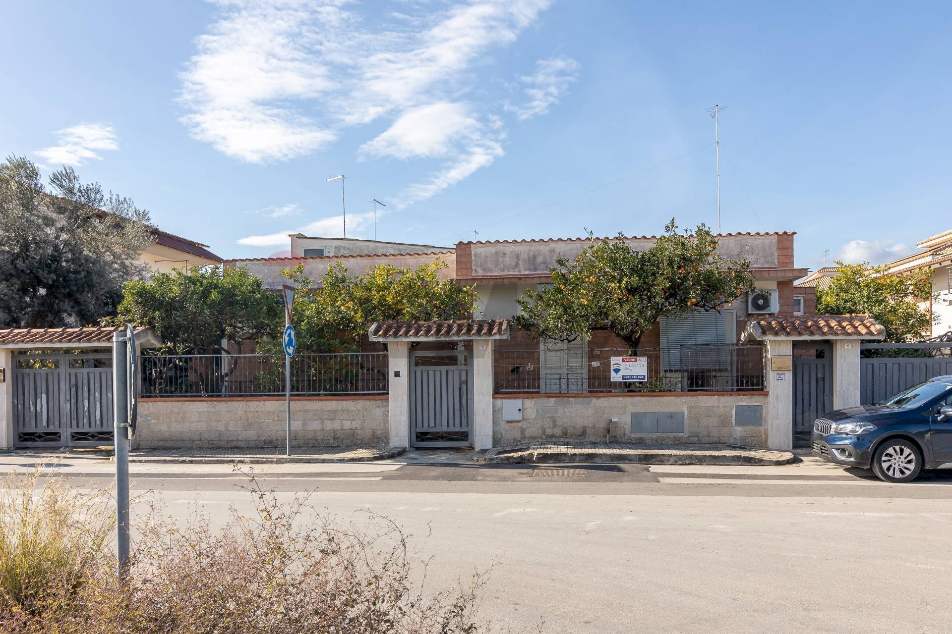 Edificio all\'aperto - Villa Via Resuttano
 
6, Siracusa - photo 1