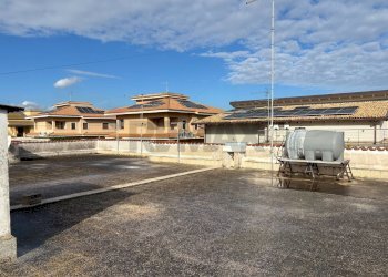 Edificio all\'aperto - Casa semi indipendente Via Resuttano
 
6, Siracusa - foto 39