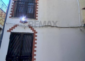 Edificio all\'aperto - Casa indipendente VIA VINCENZO MOSCUZZA
 
9, Siracusa - foto 3