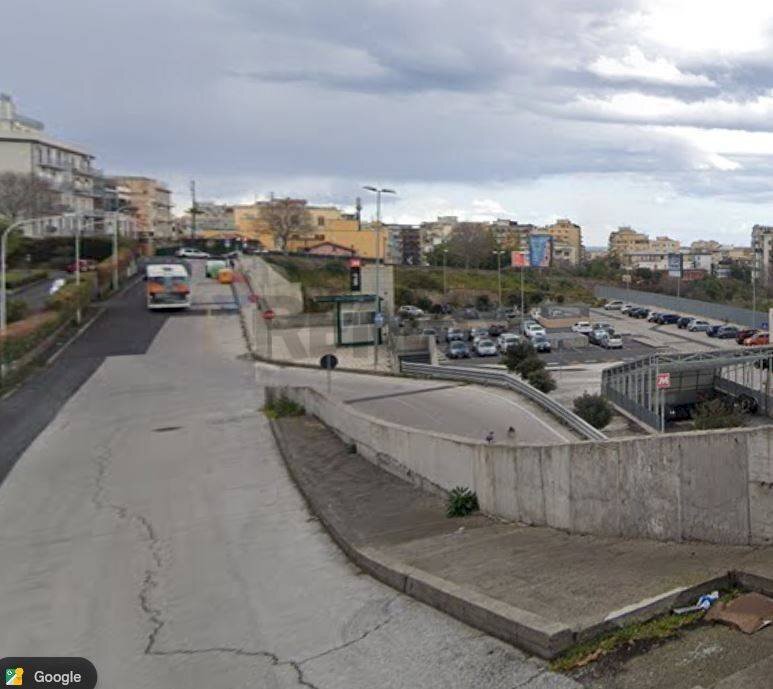 Edificio all\'aperto - Box Via Bronte
 
76, Catania - foto 2