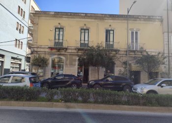 Edificio all\'aperto - Attività Commerciale Corso Gelone, Siracusa - foto 1