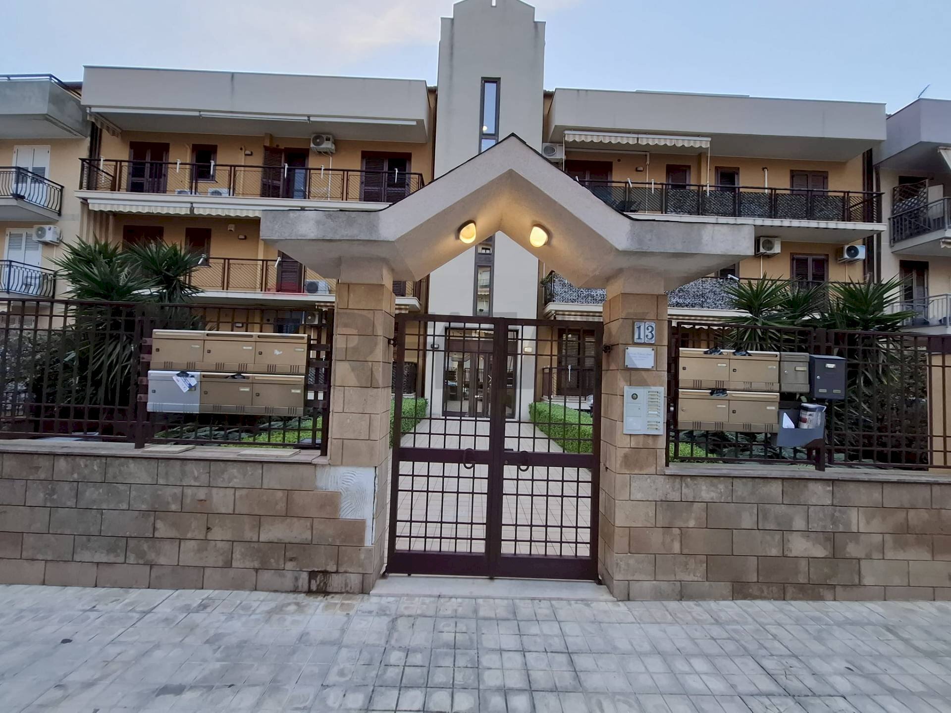 Edificio all\'aperto - Trilocale Via Leonardo Sciascia
 
13, Floridia - foto 1