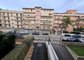 Edificio all\'aperto - Trilocale Via Leonardo Sciascia
 
13, Floridia - foto 6