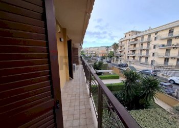 Balcone - Trilocale Via Leonardo Sciascia
 
13, Floridia - foto 19