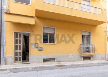 Edificio all\'aperto - Casa indipendente Via Giovanni Pascoli
 
11, Rosolini - foto 1