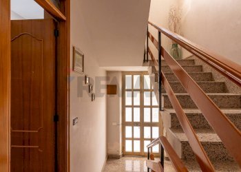 Scale - Casa indipendente Via Giovanni Pascoli
 
11, Rosolini - foto 5