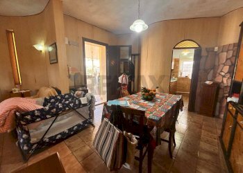 Sala da pranzo - Villa CONTRADA FERRANTE POLICARETTO
 
SN, Augusta - foto 6