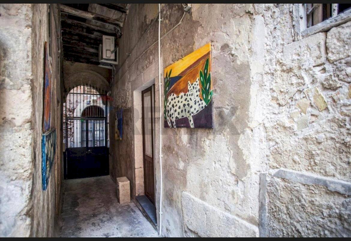 Hall / corridoio - Two-room apartment C.M. AREZZO
1, Siracusa - photo 3