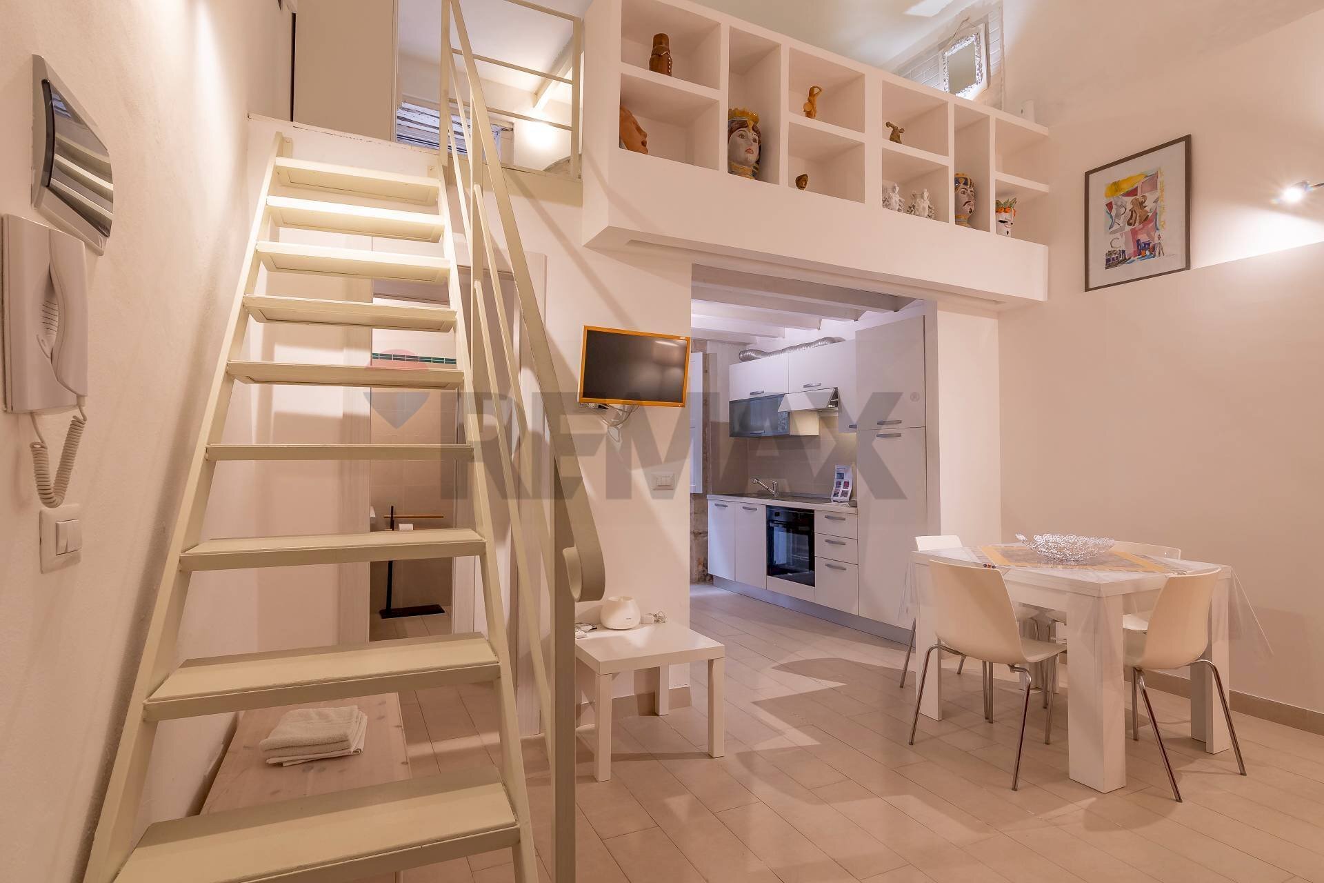 Scale - Two-room apartment C.M. AREZZO
 
1, Siracusa - photo 1