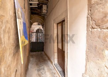 Hall / corridoio - Bilocale C.M. AREZZO
 
1, Siracusa - foto 12