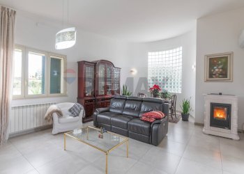 Soggiorno - Villa rapisardi
 
1, Melilli - foto 6