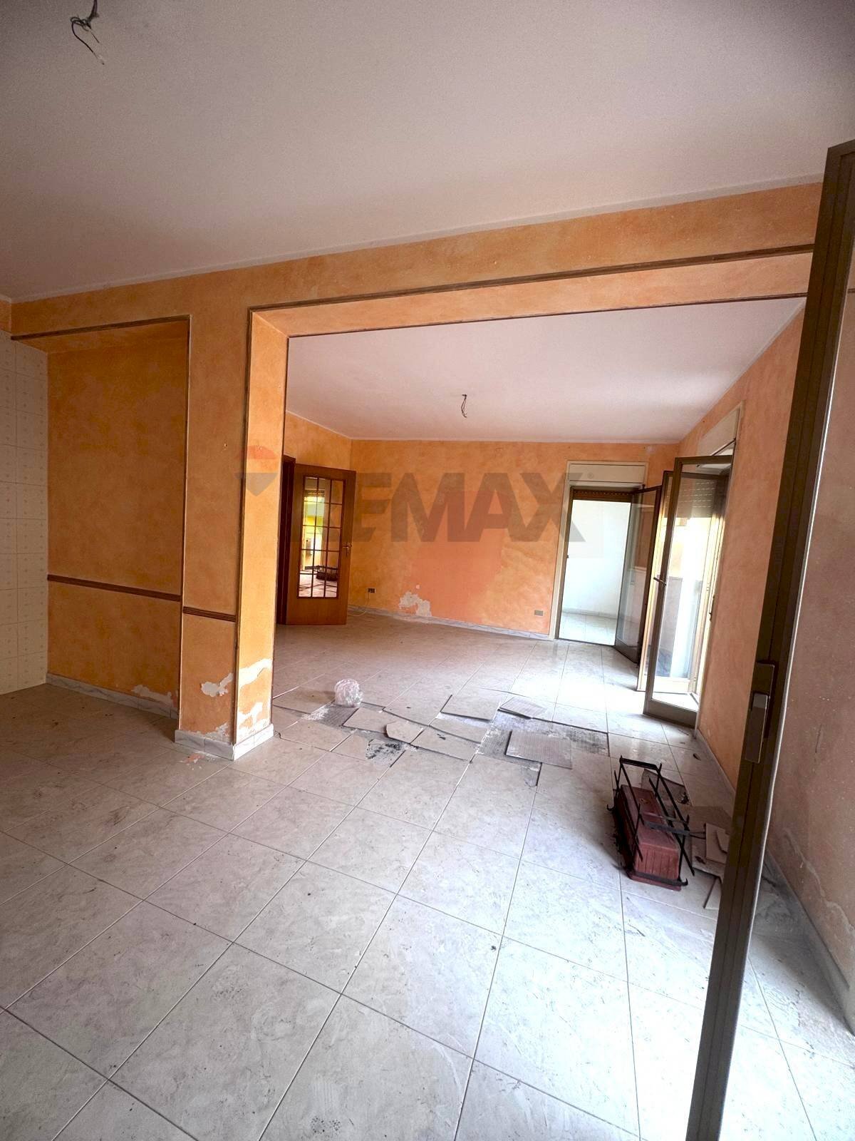 Soggiorno - Quadrilocale Via San Giovanni
 
18, Melilli - foto 2