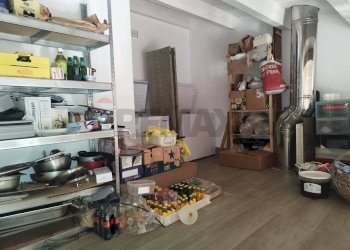 Dispensa di stoccaggio - Locale Commerciale cortile Fortuna via Elsa Morante
snc, Avola - foto 12