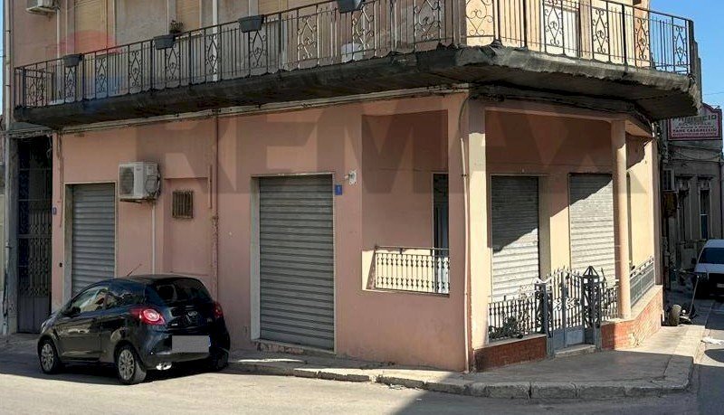 Edificio all\'aperto - Locale Commerciale Via Dello Stadio
 
5, Pachino - foto 1