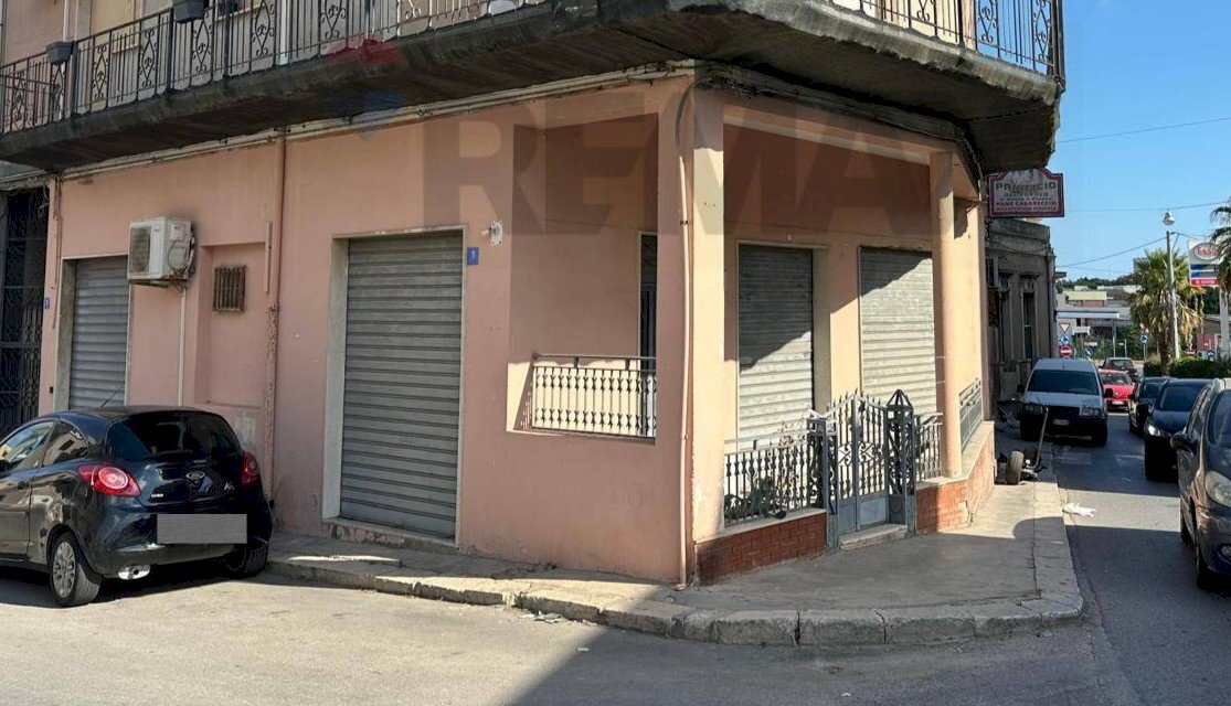 Edificio all\'aperto - Locale Commerciale Via Dello Stadio
 
5, Pachino - foto 3