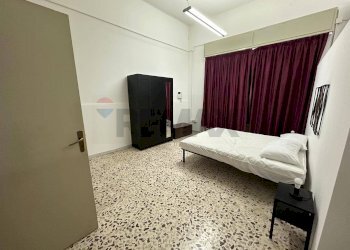 Camera / camera da letto - Locale Commerciale Via Dello Stadio
 
5, Pachino - foto 7