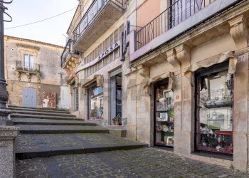 Edificio all\'aperto - Negozio via maestranza
 
31, Palazzolo Acreide - foto 2