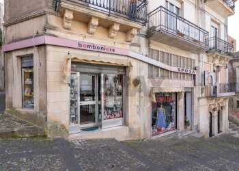 Edificio all\'aperto - Negozio via maestranza
 
31, Palazzolo Acreide - foto 44