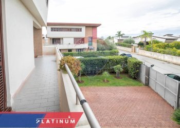 Balcone - Villa via enrico di luciano
 
1, Siracusa - foto 23