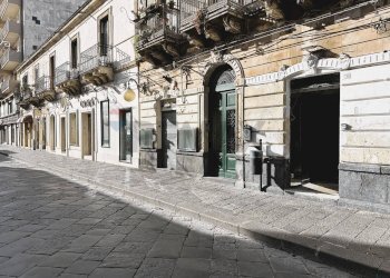 Edificio all\'aperto - Locale Commerciale via principe umberto
 
213, Augusta - foto 2