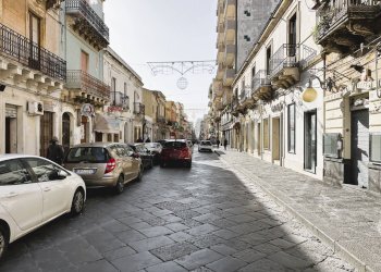 Edificio all\'aperto - Locale Commerciale via principe umberto
 
213, Augusta - foto 3