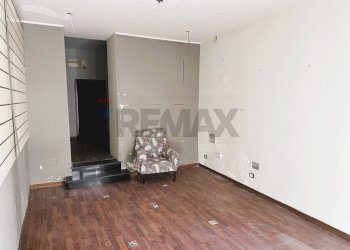 Stanza vuota - Locale Commerciale via principe umberto
 
213, Augusta - foto 5