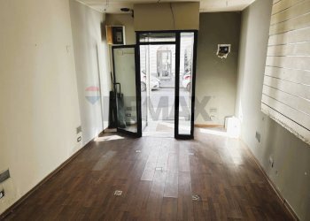 Stanza vuota - Locale Commerciale via principe umberto
 
213, Augusta - foto 11