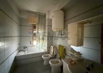 Bagno - Quadrilocale via Pentapoli
 
12, Priolo Gargallo - foto 16