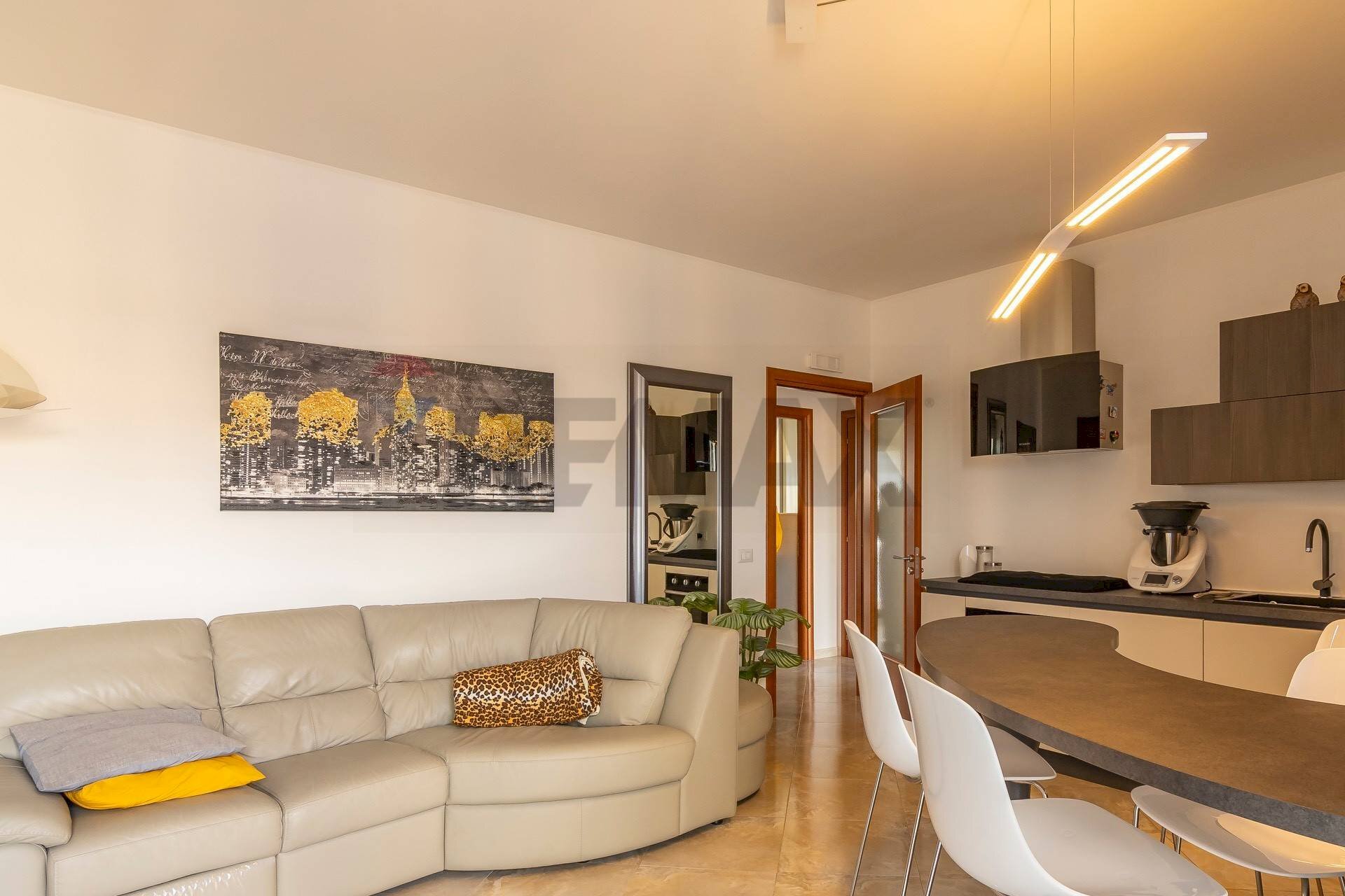 Sala da pranzo - Four-room apartment Via Edmondo De Amicis
 
56, Floridia - photo 2