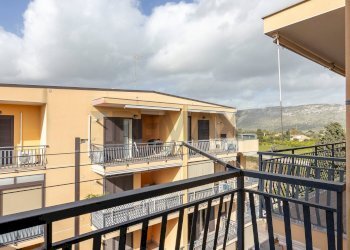 Balcone - Quadrilocale Via Edmondo De Amicis
 
56, Floridia - foto 13