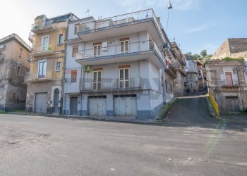 Edificio all\'aperto - Independent house Piazza Vittorio Veneto
 
28, Lentini - photo 1