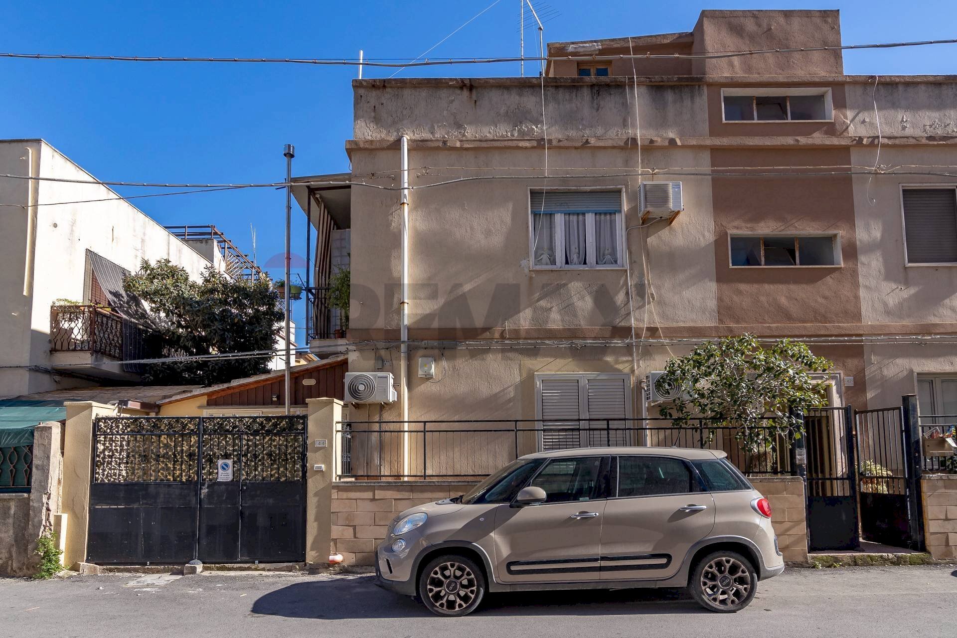 Edificio all\'aperto - Casa semi indipendente Via Svizzera
42 - 44, Siracusa - foto 2