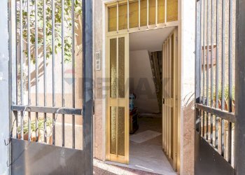 Edificio all\'aperto - Casa semi indipendente Via Svizzera
 
42 - 44, Siracusa - foto 1