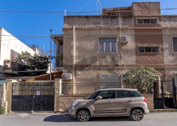 Edificio all\'aperto - Casa semi indipendente Via Svizzera
 
42 - 44, Siracusa - foto 2